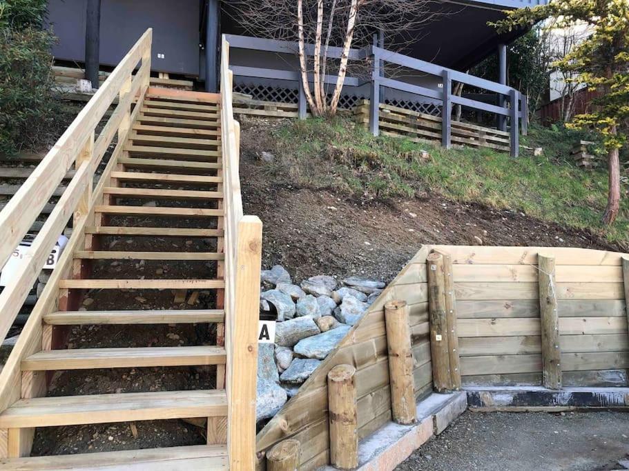 Stunning Home With Amazing Wakatipu Lake Views Квинстаун Экстерьер фото