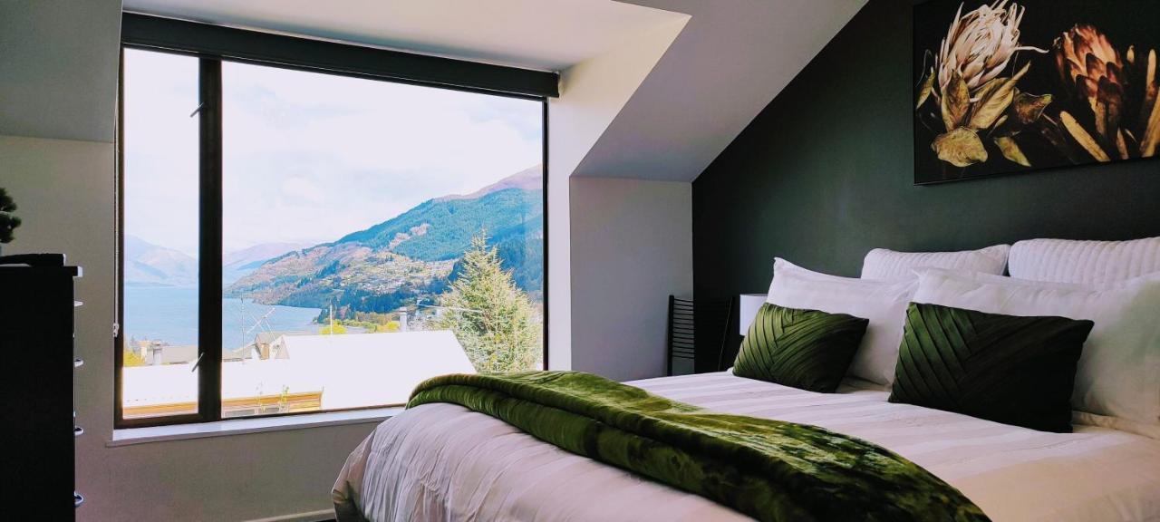 Stunning Home With Amazing Wakatipu Lake Views Квинстаун Экстерьер фото
